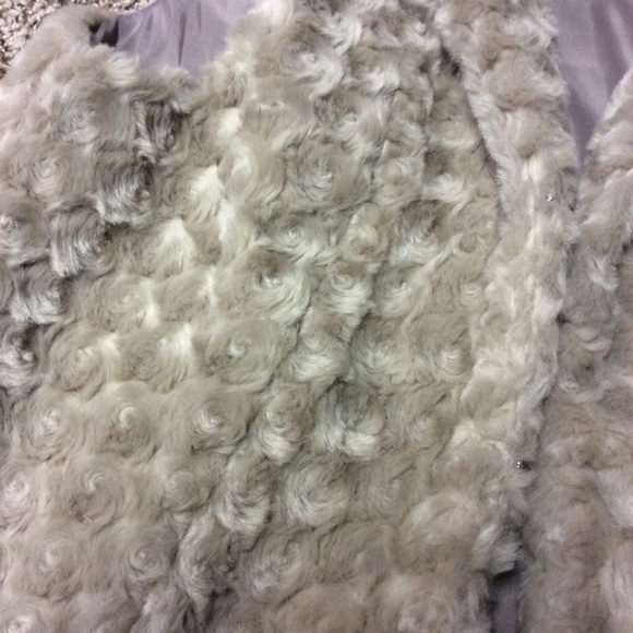 ELLE Vest - Picture 2 of 5